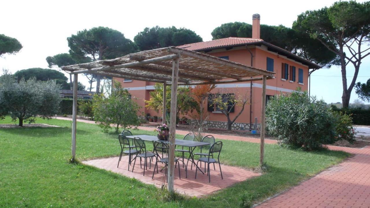 La Fattoria Di Tirrenia Aparthotel Buitenkant foto
