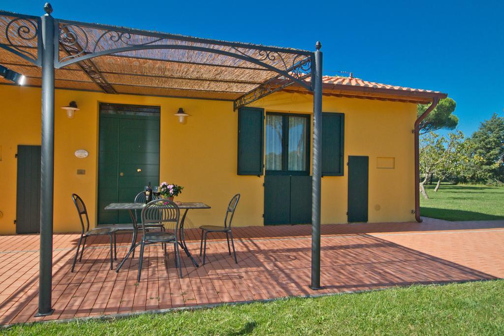 La Fattoria Di Tirrenia Aparthotel Kamer foto
