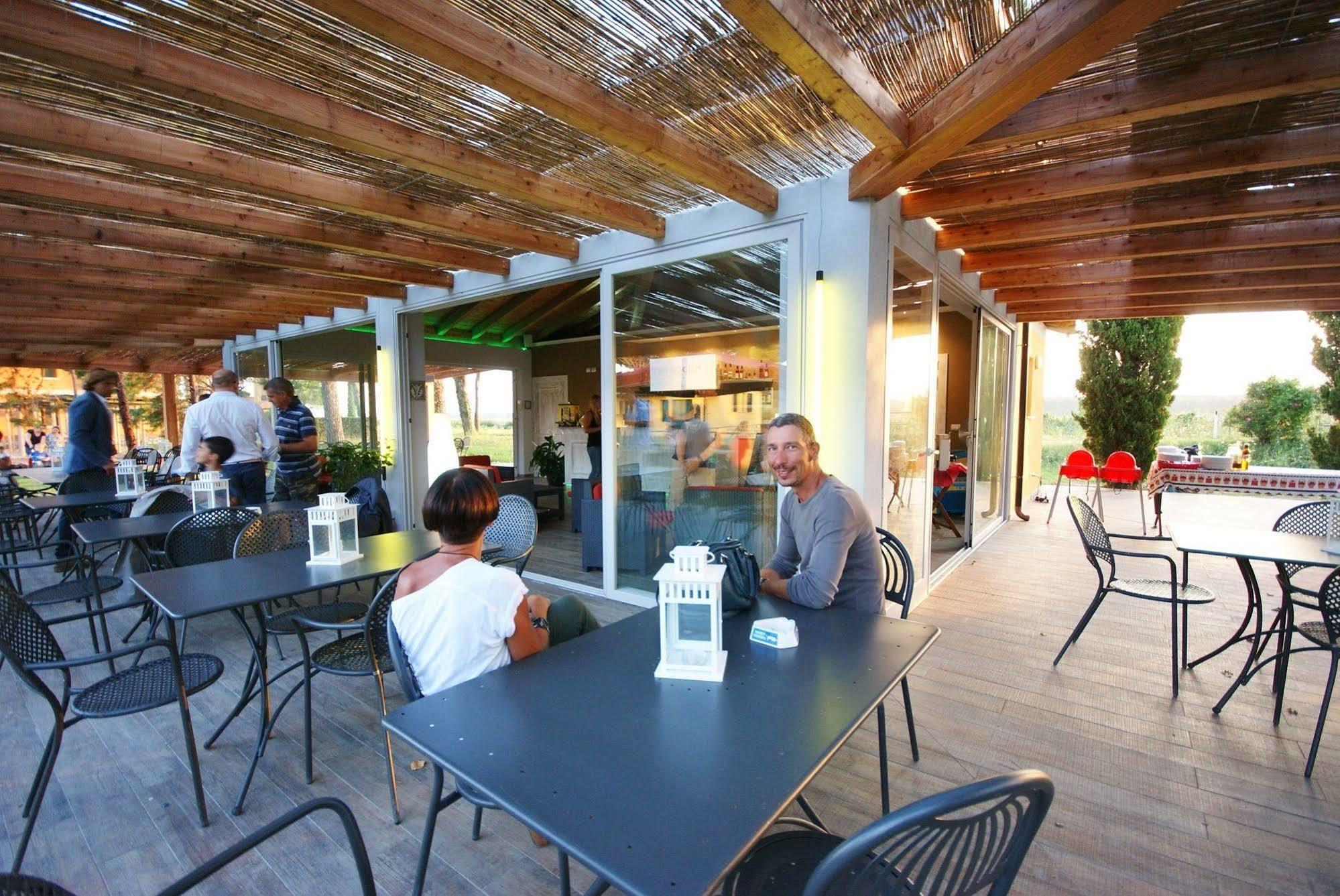 La Fattoria Di Tirrenia Aparthotel Buitenkant foto