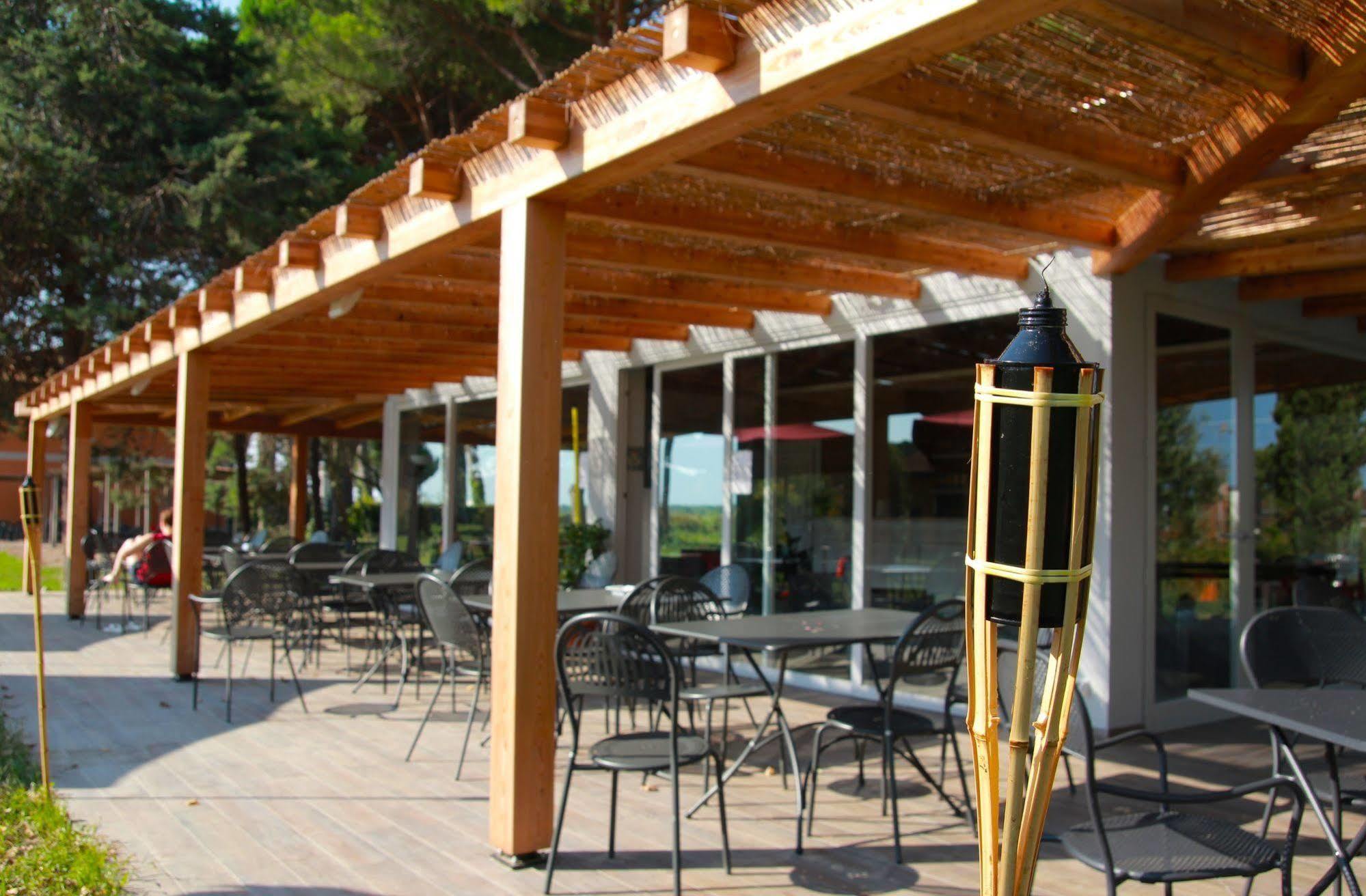 La Fattoria Di Tirrenia Aparthotel Buitenkant foto