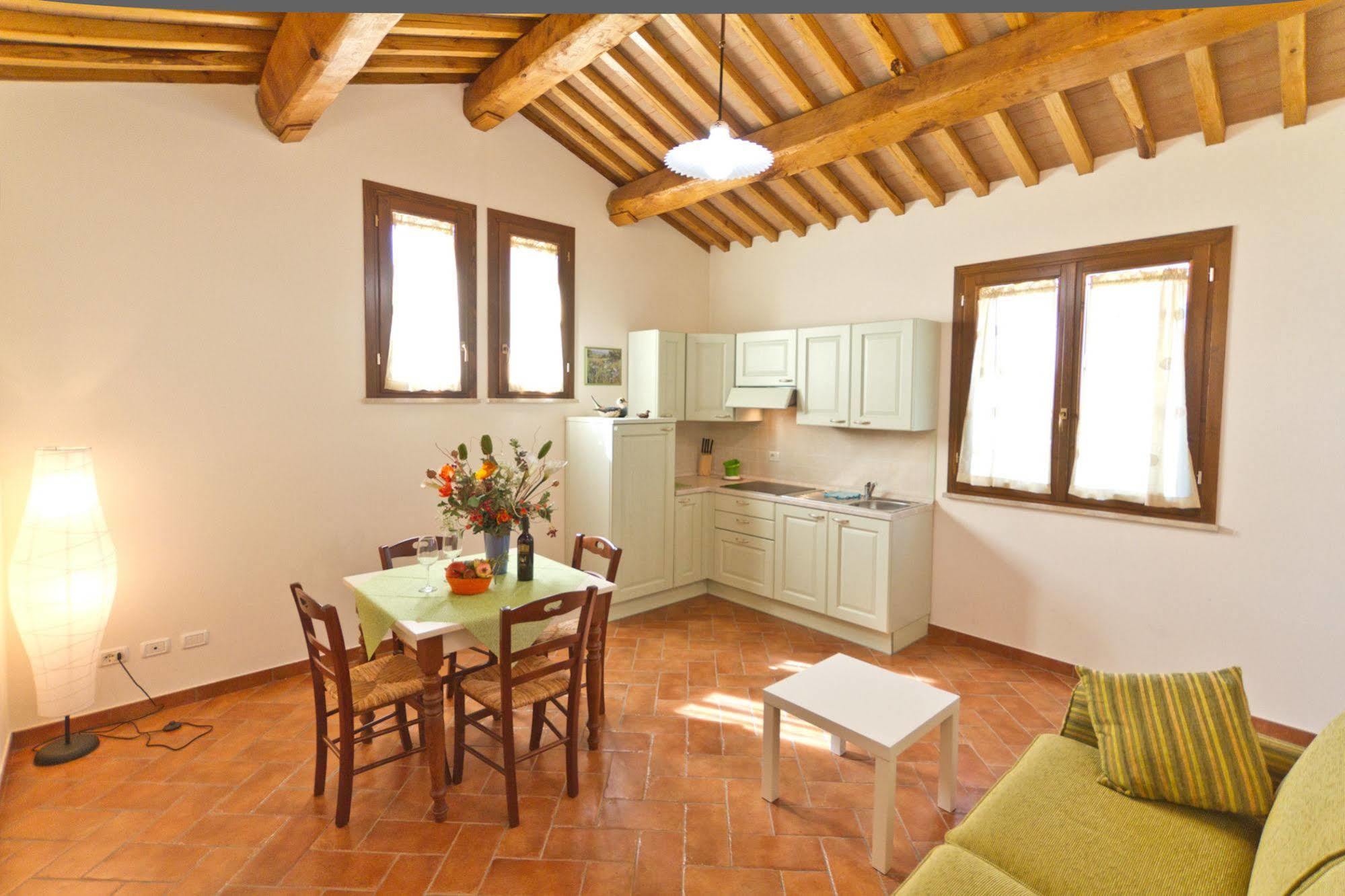 La Fattoria Di Tirrenia Aparthotel Buitenkant foto