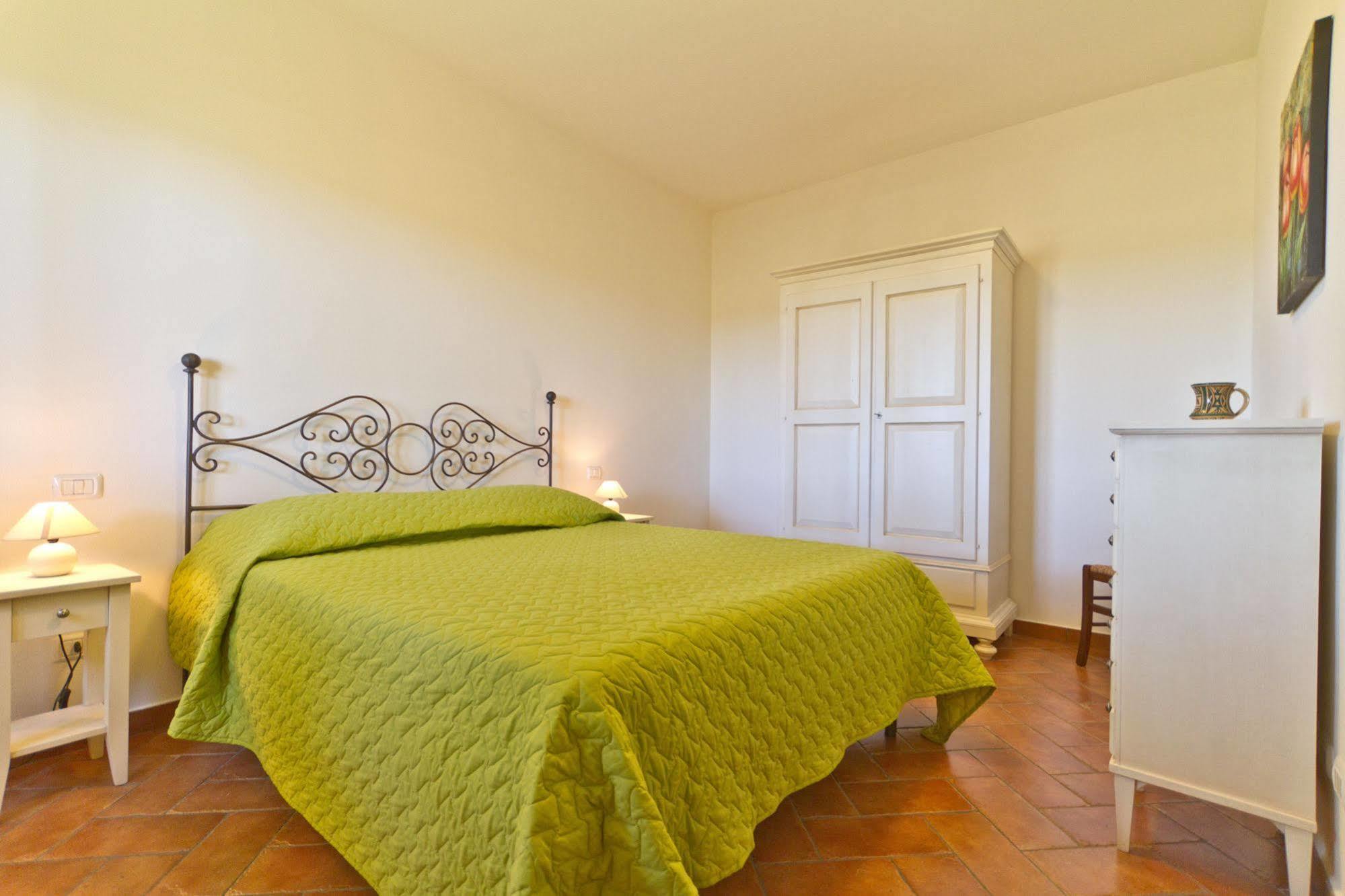 La Fattoria Di Tirrenia Aparthotel Buitenkant foto