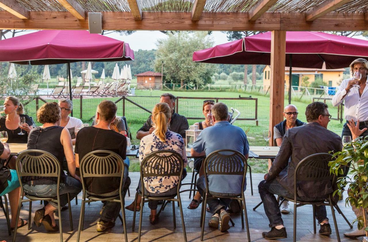 La Fattoria Di Tirrenia Aparthotel Buitenkant foto